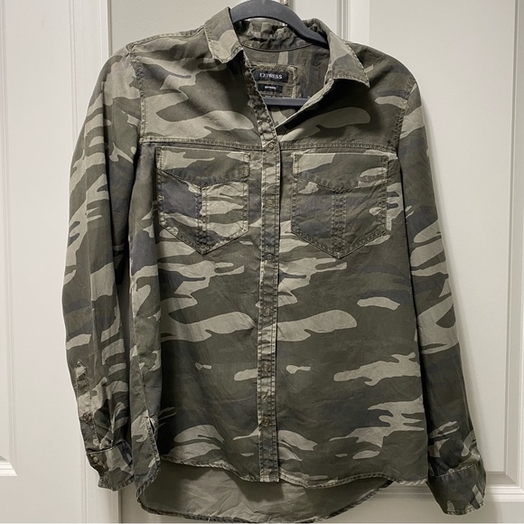 NEW EXPRESS CAMO BOYFRIEND SHIRT SMALL. - Picture 3 of 8